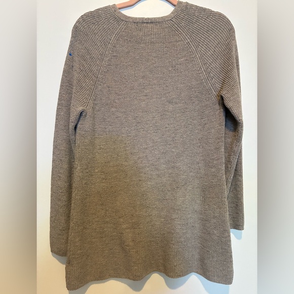 NIC+ZOE Women's V-Neck Sweater in Taupe - Picture 3 of 3